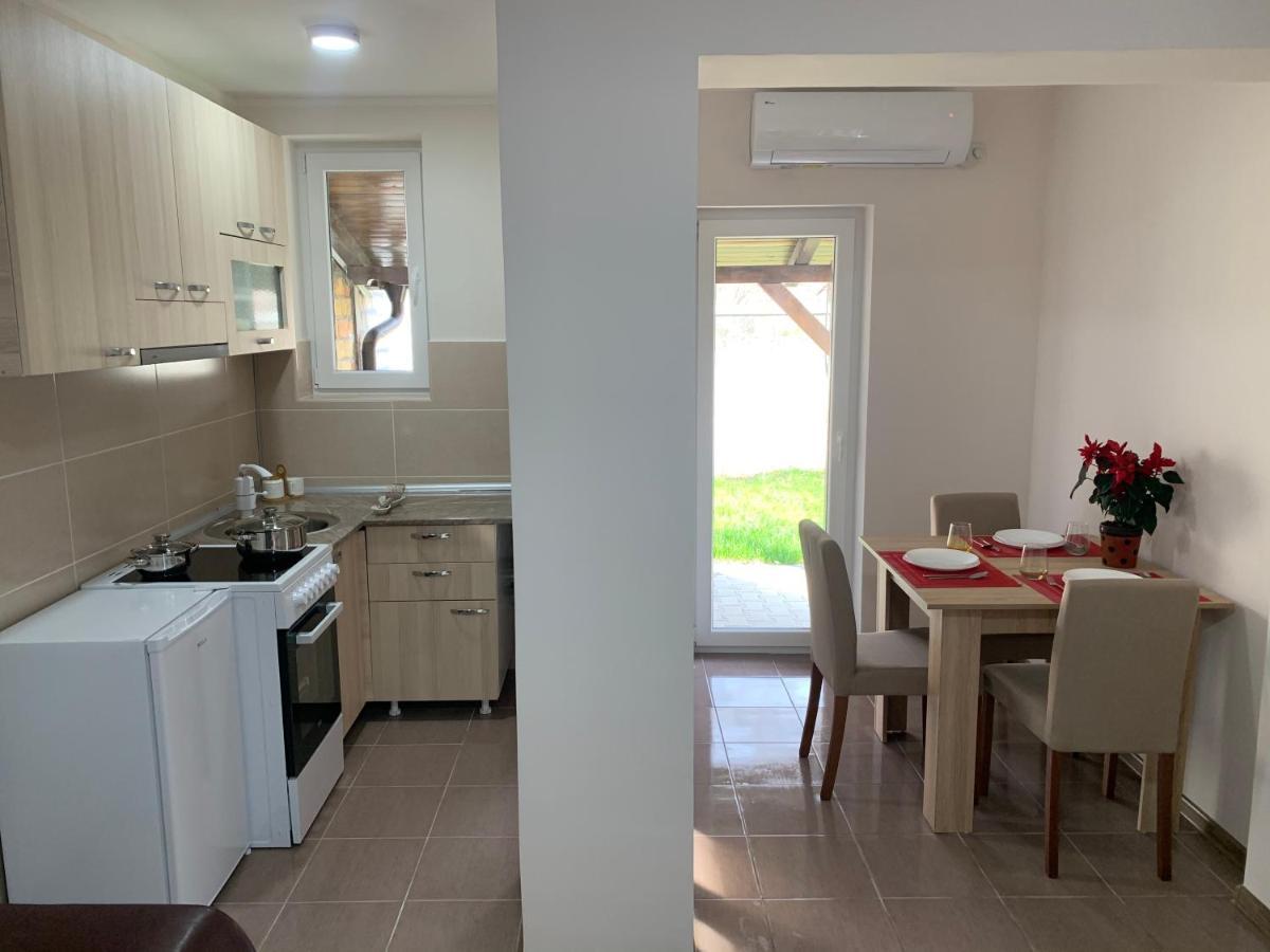 Apartman Zmaj Srbobran Esterno foto